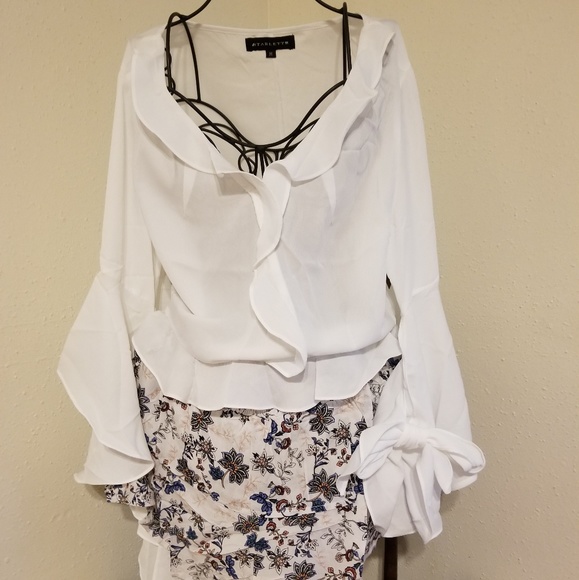 Detailed ruffled sheer ivory top - Picture 4 of 4